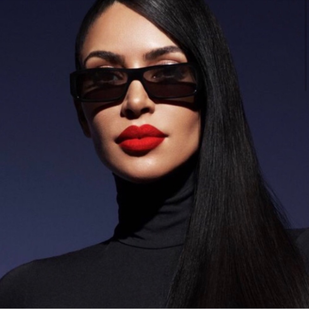 Carolina Lemke - Kim Kardashian sunglasses